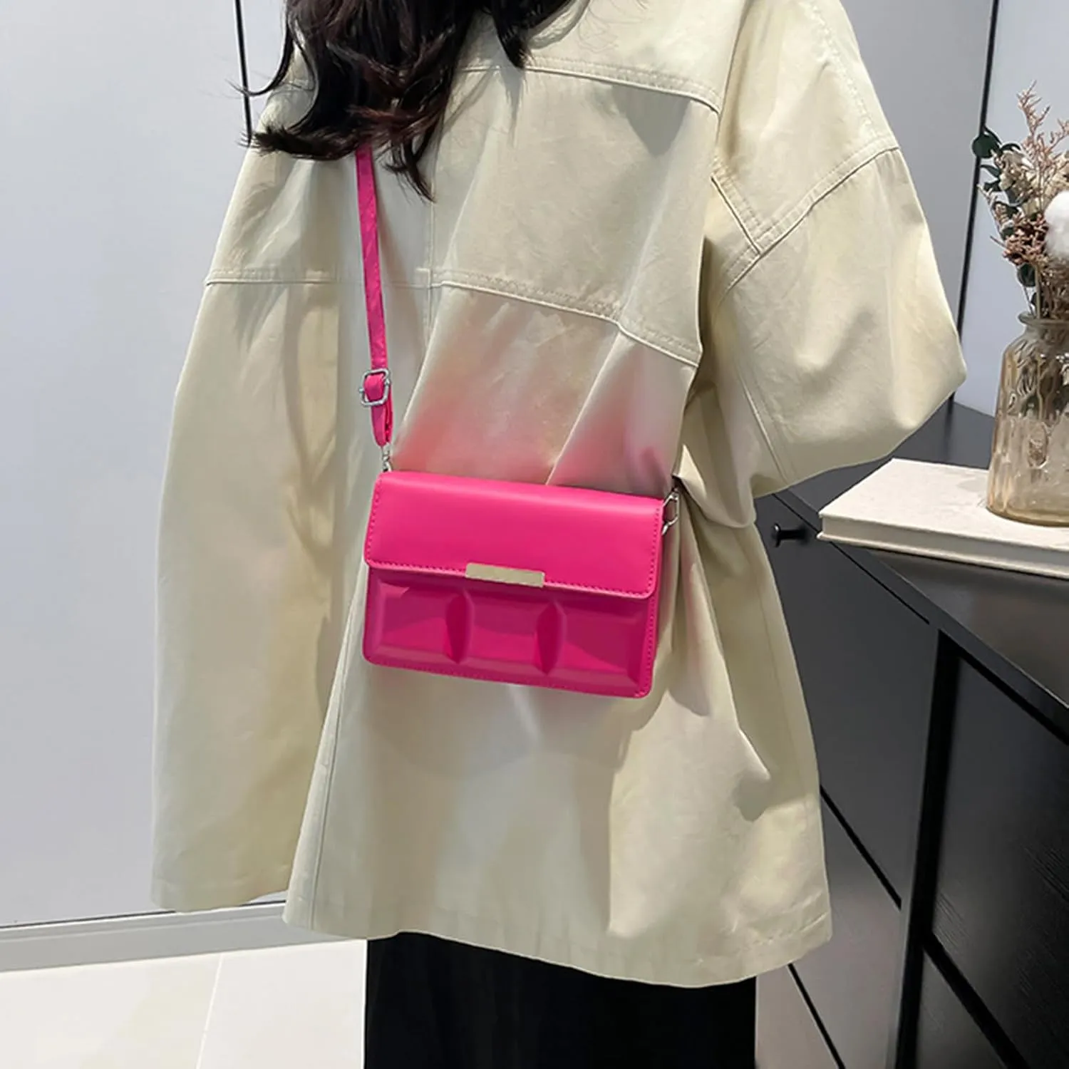Unique Square Crossbody Bag for Women Fashion Shoulder Purse Satchel PU Leather Phone Pouches with Adjustable Strap