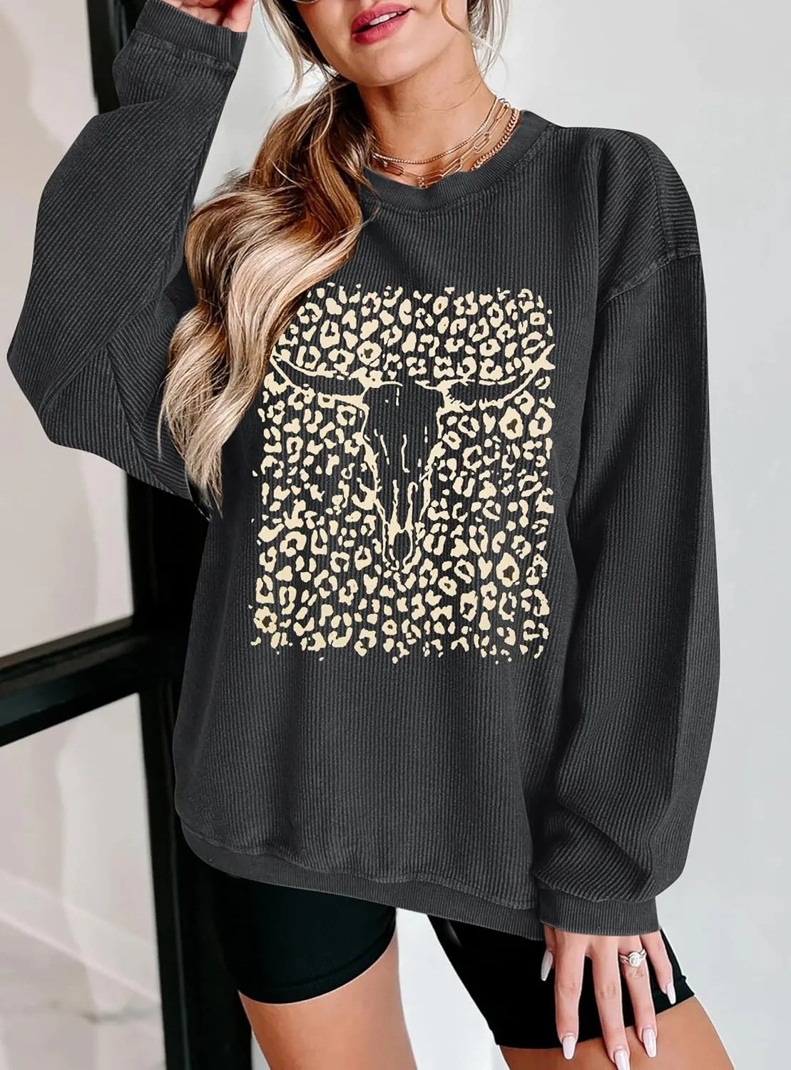 UNIQUEONE Boho Cow Skull Sweatshirt Women: Oversized Vintage Western Rodeo Graphic Tee Country Concert Outfits Pullover Tops