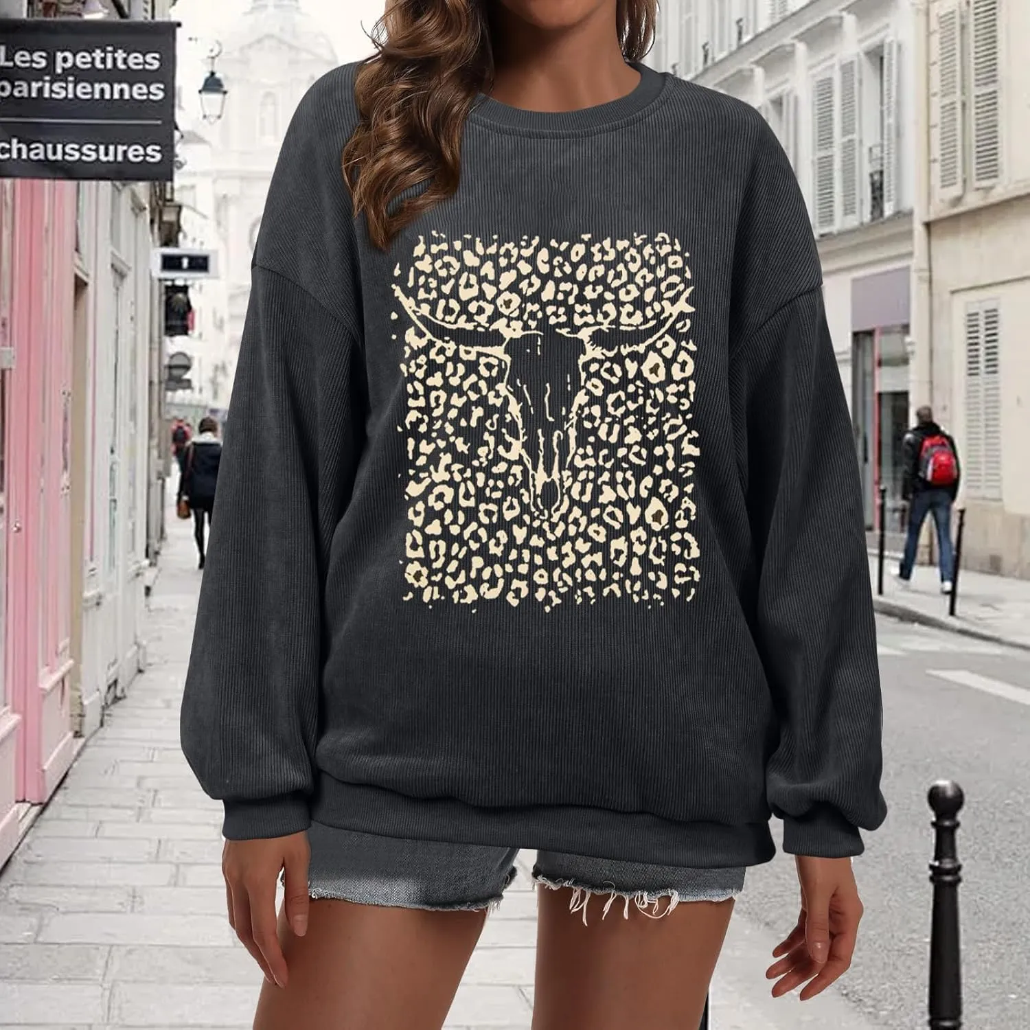 UNIQUEONE Boho Cow Skull Sweatshirt Women: Oversized Vintage Western Rodeo Graphic Tee Country Concert Outfits Pullover Tops