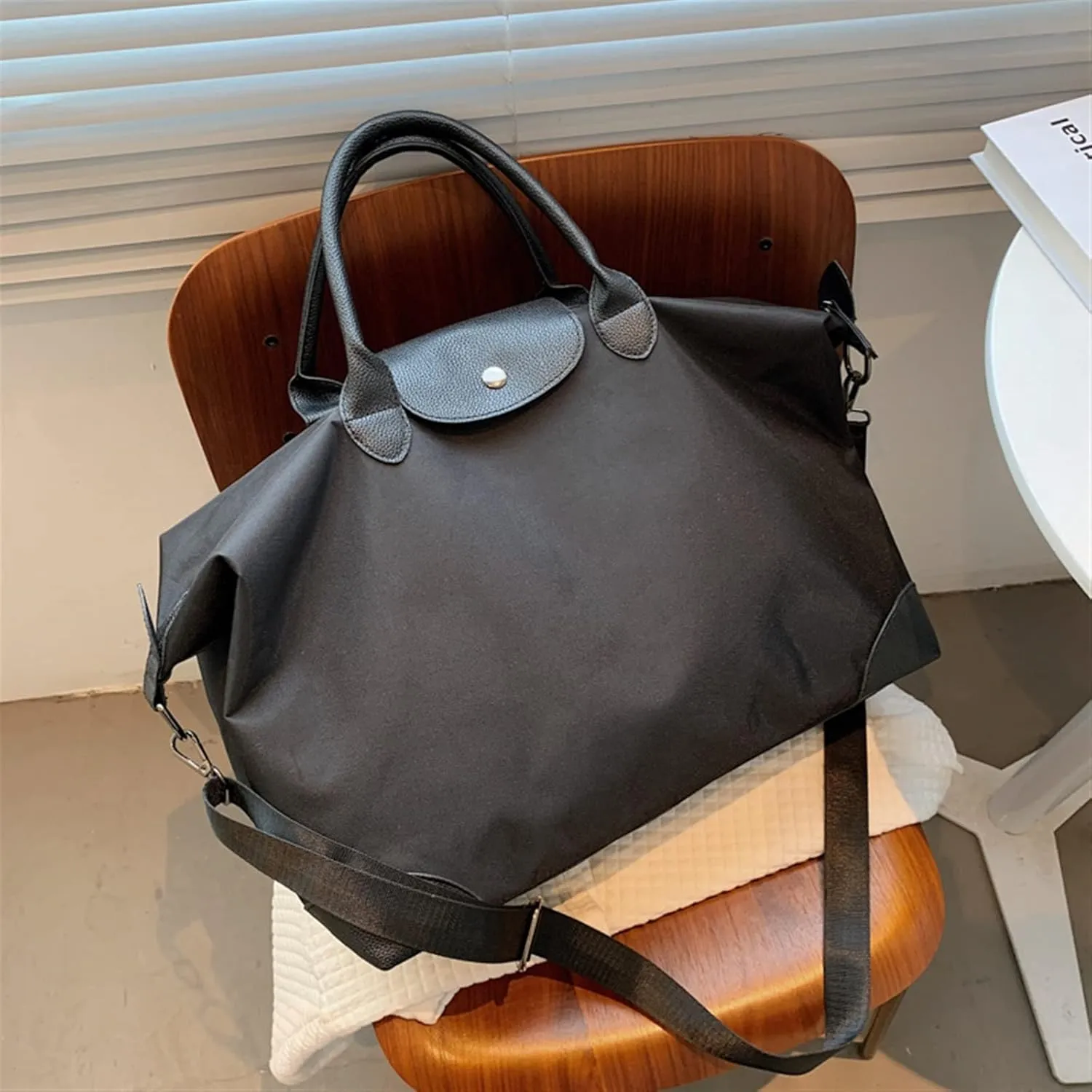 Women's casual sports handbags simple design multifunctional large capacity travel shoulder crossbody bag