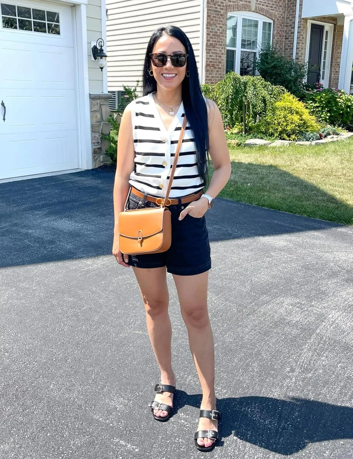 Women's Sleeveless Striped Sweater Vest Cropped Button Down Knit Vest Tops 2025 Trendy Outfits