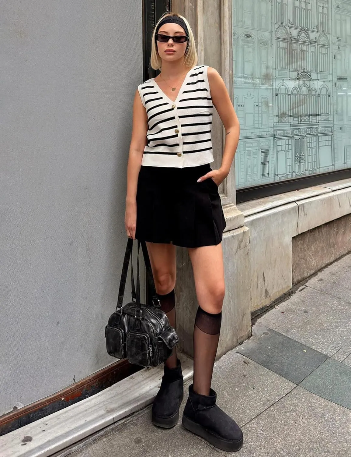 Women's Sleeveless Striped Sweater Vest Cropped Button Down Knit Vest Tops 2025 Trendy Outfits